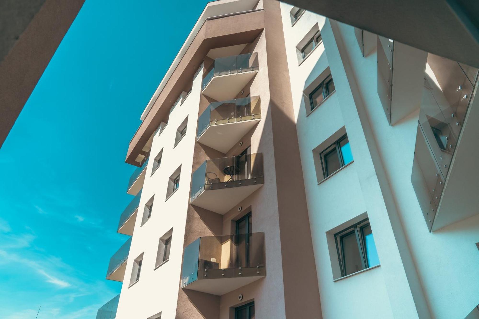 City Center Accommodation - 108 Resita Bagian luar foto